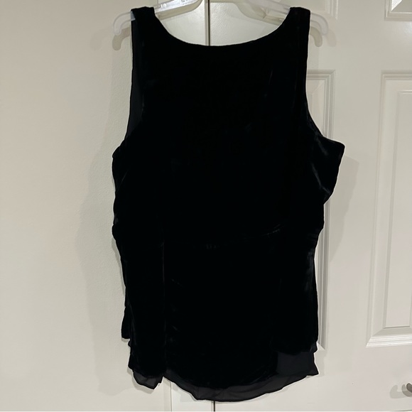 Women’s Size XL Lisa Rinna Collection Black Velvetty Tank Top - Picture 2 of 2